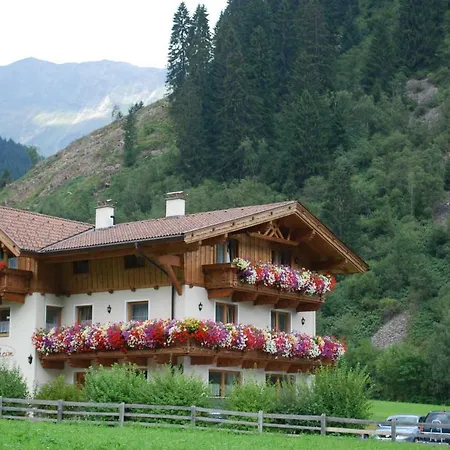 Brollerhof Апартаменти Нойштіфт-ім-Штубайталь